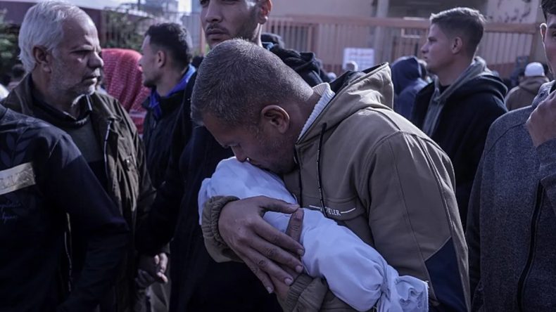 Gazze&rsquo;de Bir Bebek Daha Hayatını Kaybetti