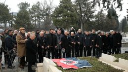 Gen&ccedil;lerbirliği Başkan Yardımcısı &Ouml;lmez: "İlhan Cavcav'ı &ouml;l&uuml;m&uuml;n&uuml;n 9. yılında rahmetle anıyor, ruhunu şad ediyoruz"