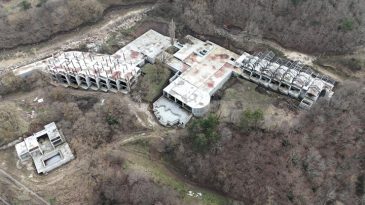 Halit Erg&uuml;l'&uuml;n Kartalkaya'daki Yangın Faciası &Ouml;ncesi İnşasına Başladığı Otelde Ruhsata Aykırı Yapı! İncelemeler S&uuml;r&uuml;yor