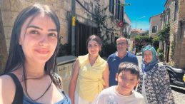 Hasan Ali&rsquo;ye Sevgiyle Y&uuml;r&uuml;d&uuml;ler