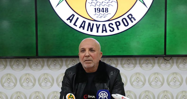 Hasan &Ccedil;avuşoğlu: "Şimdiye kadar hocamızın oyuncu talebi olmadı"