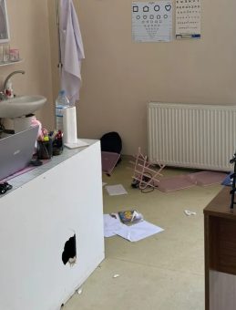 Hastanede Korkunç Olay! Doktora Muayene Odasında Yumruklu Saldırı