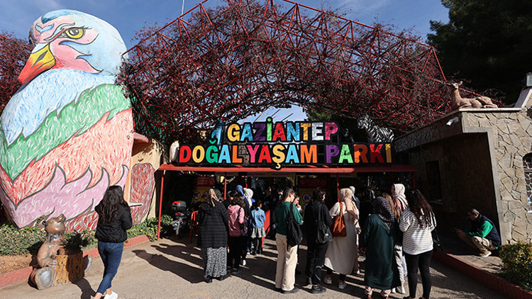 Hayvanat Bah&ccedil;esi &Uuml;zerine &Ouml;nerge