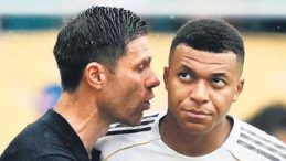 Hem g&ouml;nderdi hem mesaj attı!