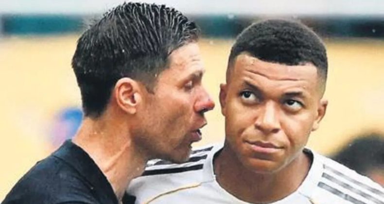 Hem g&ouml;nderdi hem mesaj attı!