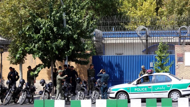 İngiltere Tahran Büyükelçiliğini Geçici Olarak Kapatma Kararı Aldı!