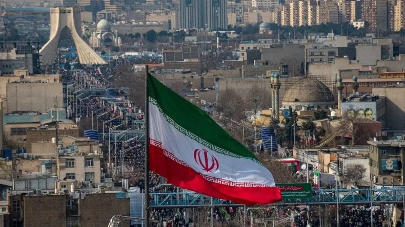 İran: &Ouml;nceliğimiz m&uuml;zakere değil, savunmaya tam hazırlık