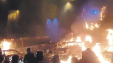 İran'da Yangın Felaketi: Can Kaybı 65'e Y&uuml;kseldi