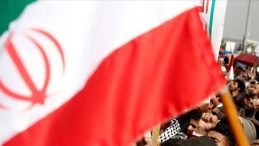 İran'daki Protestoların 12. G&uuml;n&uuml;nde İki Asker Hayatını Kaybetti