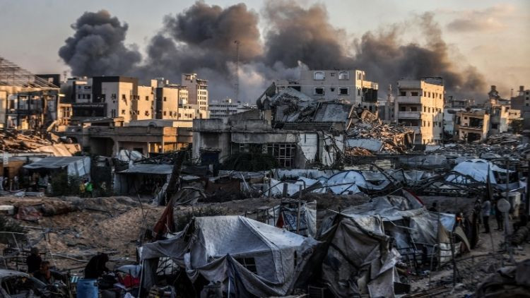 İsrail Saldırılarına Devam Ediyor: Gazze'de 5'i &Ccedil;ocuk 15 Filistinli Hayatını Kaybetti