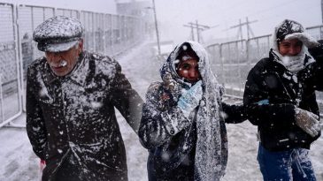 İstanbul'da Beklenen Kar Başladı: Lapa Lapa Yağdı, B&uuml;t&uuml;n Şehir Beyazla Kaplandı!