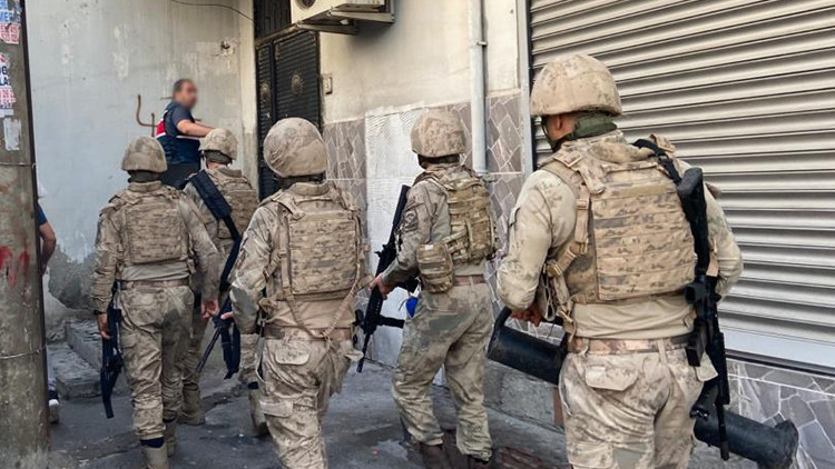 İstanbul'da DHKP-C Operasyonu: 4 G&ouml;zaltı