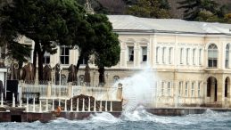 İstanbul'da Hafta Sonu Fırtına ve Şiddetli Yağış Uyarısı