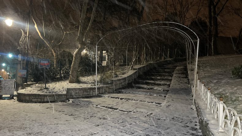 İstanbul'da Kar Yağışı Gece Boyunca Etkili Oldu