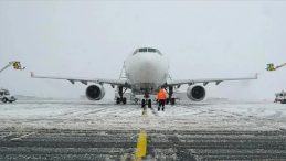 İstanbul'da U&ccedil;uşlara Kar Engeli! 38 Sefer İptal Edildi