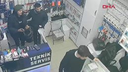 İstanbul'daki &uuml;nl&uuml; pasajda silahlı &ccedil;atışma: İş yerine sığındılar