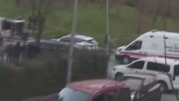 İstanbul'daki Viyad&uuml;ğ&uuml;n Altında Ceset Bulundu