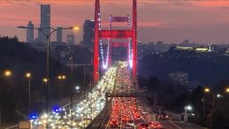 İstanbul'un Trafik Sorunu Devam Ediyor! Yoğunluk Y&uuml;zde 87'ye Ulaştı