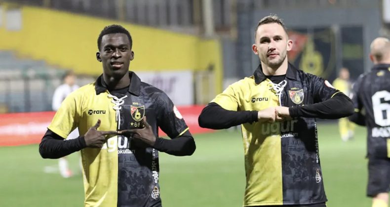 İstanbulspor, Hatayspor'u Yenerek &Ouml;ne Ge&ccedil;ti!