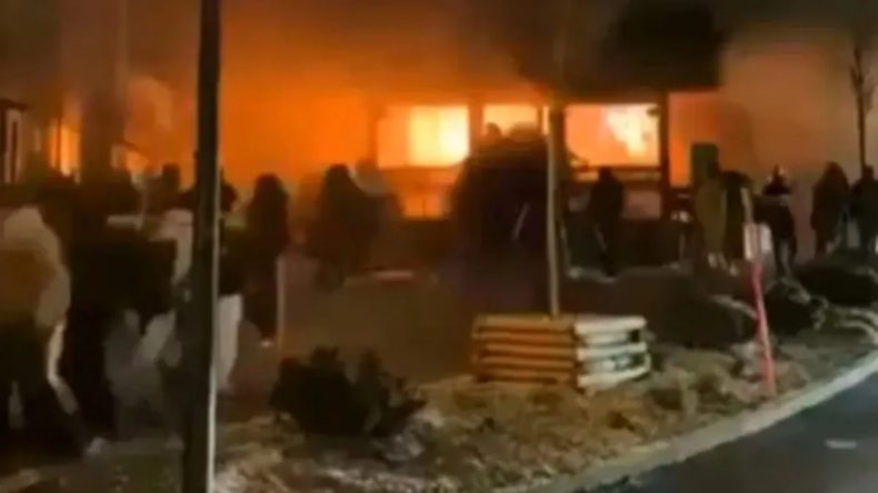 İsvi&ccedil;re Kayak Merkezinde Yaşanan Faciada Yetkililerden A&ccedil;ıklama: "&Uuml;lkemizin En K&ouml;t&uuml; Trajedilerinden Biri"