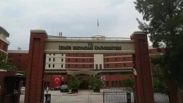 İzmir Ekonomi &Uuml;niversitesi'nde Şok Olay: Kız &Ouml;ğrencilerin Fotoğrafları Oylamaya Sunuldu!