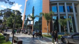 İzmir'de Bor&ccedil;lanan Belediyenin Y&uuml;k&uuml; Vatandaşa! Torbalı Belediyesi Satışlara Başladı