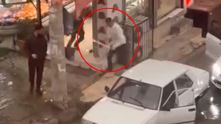 İzmir'de Trafik &Ccedil;atışması: D&ouml;ner Bı&ccedil;ağı ile Takip