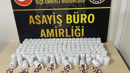 İzmir'de Zehir Operasyonu: 8 Bin Uyuşturucu Hap Ele Ge&ccedil;irildi