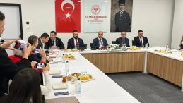 İzmir&rsquo;de sağlık hizmetlerinin y&uuml;zde 85&rsquo;i kamu eliyle sağlanıyor