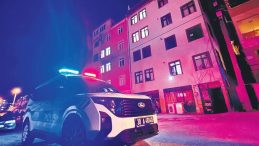 Kadın, Tartıştığı Erkek Arkadaşını Bı&ccedil;akla &Ouml;ld&uuml;rd&uuml;