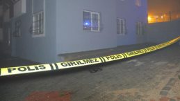 Kahramanmaraş'ta İstinat Duvarı &Ccedil;&ouml;kt&uuml;! Binadakiler Tahliye Edildi