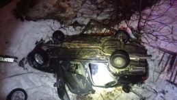 Kahramanmaraş&rsquo;ta otomobil k&ouml;pr&uuml;l&uuml; kavşaktan aşağı d&uuml;şt&uuml;: 3&rsquo;&uuml; ağır 6 yaralı