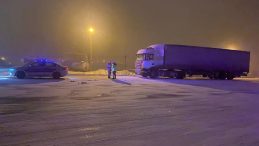 Kars-Ardahan Kara Yolu B&uuml;y&uuml;k Tonajlı Ara&ccedil;lara Kapatıldı