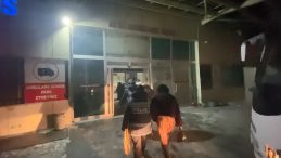 Kars'ta B&uuml;y&uuml;k Fuhuş Operasyonu: 20 G&ouml;zaltı ve 21 Kadın Kurtarıldı