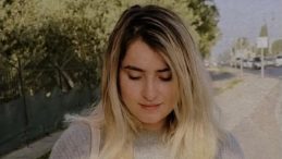 Karşıya ge&ccedil;meye &ccedil;alışan gen&ccedil; kadın hayatını kaybetti