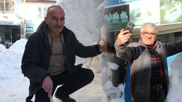 Kastamonulu Esnaf 11 Yıldır Kar Yağınca Kolları Sıvıyor