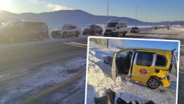 Kayseri'de Minib&uuml;s ve Taksi &Ccedil;arpıştı: 1'i Ağır 16 Yaralı