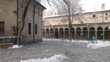 Kentsel D&ouml;n&uuml;ş&uuml;m &Ccedil;alışmalarında 926 Yıllık Medresenin Kalıntıları Ortaya &Ccedil;ıktı