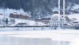 Kirpikleri Donduran Soğuk Hava