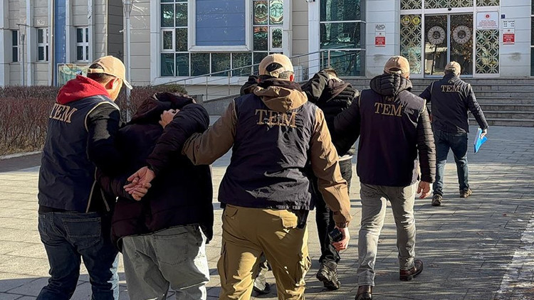 Kırşehir'de DEAŞ'a Y&ouml;nelik Operasyon: 3 Kişi Tutuklandı