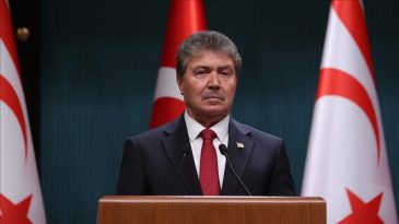 KKTC Başbakanı &Uuml;stel'den Rumların videosuna sert tepki: "Boş hayal kurmaktan vazge&ccedil;in"