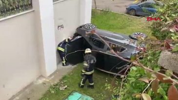 Kocaeli'de Ara&ccedil; Apartman Bah&ccedil;esine D&uuml;şt&uuml;: İki Yaralı