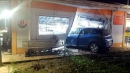 Kontrolden &Ccedil;ıkan Ara&ccedil; KGM'ye Ait Kantar Binasına &Ccedil;arptı: 1 Kişi Hayatını Kaybetti