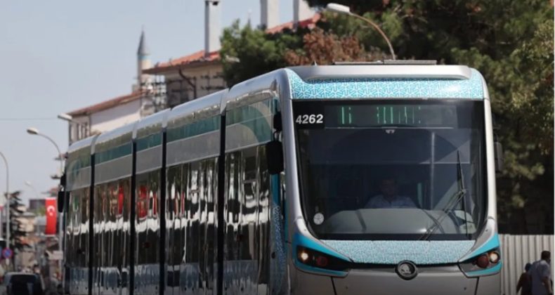 Konya B&uuml;y&uuml;kşehir Belediye Başkanı Atalay: T&uuml;rkiye&rsquo;nin en ucuz &ouml;ğrenci ulaşımı Konya&rsquo;da