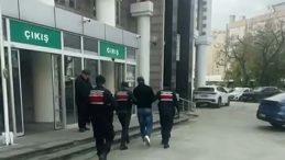 Kuşadası&rsquo;nda Değerli Ziynet Eşyası &Ccedil;alındı: Hırsız Su&ccedil;&uuml;st&uuml; Yakalandı!