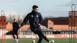 Lille'de Ayın Oyuncusu &Ouml;d&uuml;l&uuml; Berke &Ouml;zer'in Oldu!