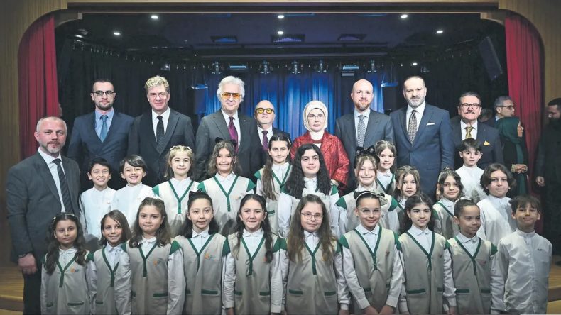 &lsquo;Bu g&uuml;zel emek, g&ouml;n&uuml;lden g&ouml;n&uuml;le &ccedil;oğalsın&rsquo;