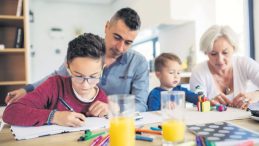 &lsquo;M&uuml;kemmel aile&rsquo; algısı doğurganlığı d&uuml;ş&uuml;r&uuml;yor