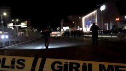 Makas atan s&uuml;r&uuml;c&uuml;n&uuml;n &ccedil;arptığı kurye hayatını kaybetti