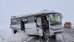 Malatya'ya Cenaze G&ouml;t&uuml;ren Midib&uuml;s Devrildi: 3'&uuml; Ağır 22 Yaralı
